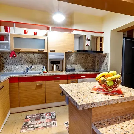~*spacious And Cozy 2br In The Heart Of Varna*~ Apartman
