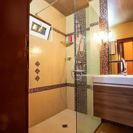 ~*spacious And Cozy 2br In The Heart Of Varna*~ Apartman *