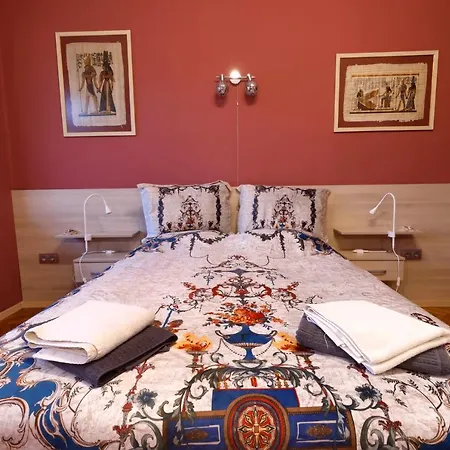 ~*spacious And Cozy 2br In The Heart Of Varna*~ Apartman