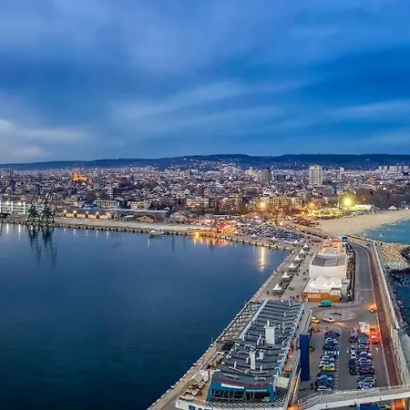 Apartman ~*spacious And Cozy 2br In The Heart Of Varna*~ Várna
